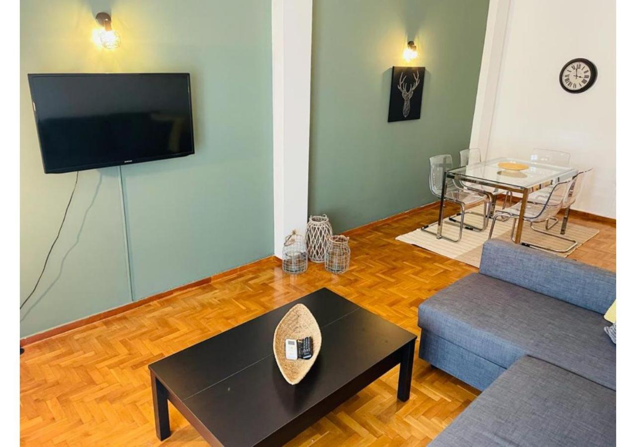 Cozy Apartment In Central Athens - Sleeps 6 Exterior photo